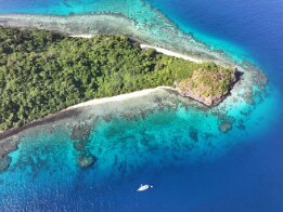 2026-06 Namena Island Namena è un parco naturale ed abbiamo preso i permessi per andarci quando eravamo a Savusavu. È un paradiso a terra e i...