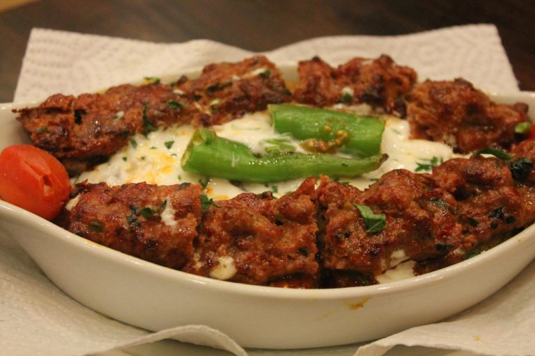 Yogurtulu Adana Kofte