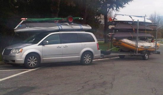 2009_Chrysler_Grand_Voyager_2.8_a
